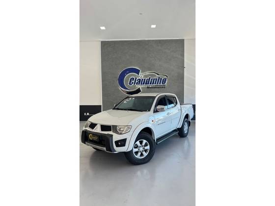 MITSUBISHI L200 TRITON 3.5 HPE 4X4 CD V6 24V FLEX 4P AUTOMÁTICO